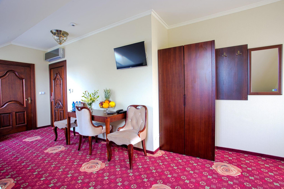 Triple room